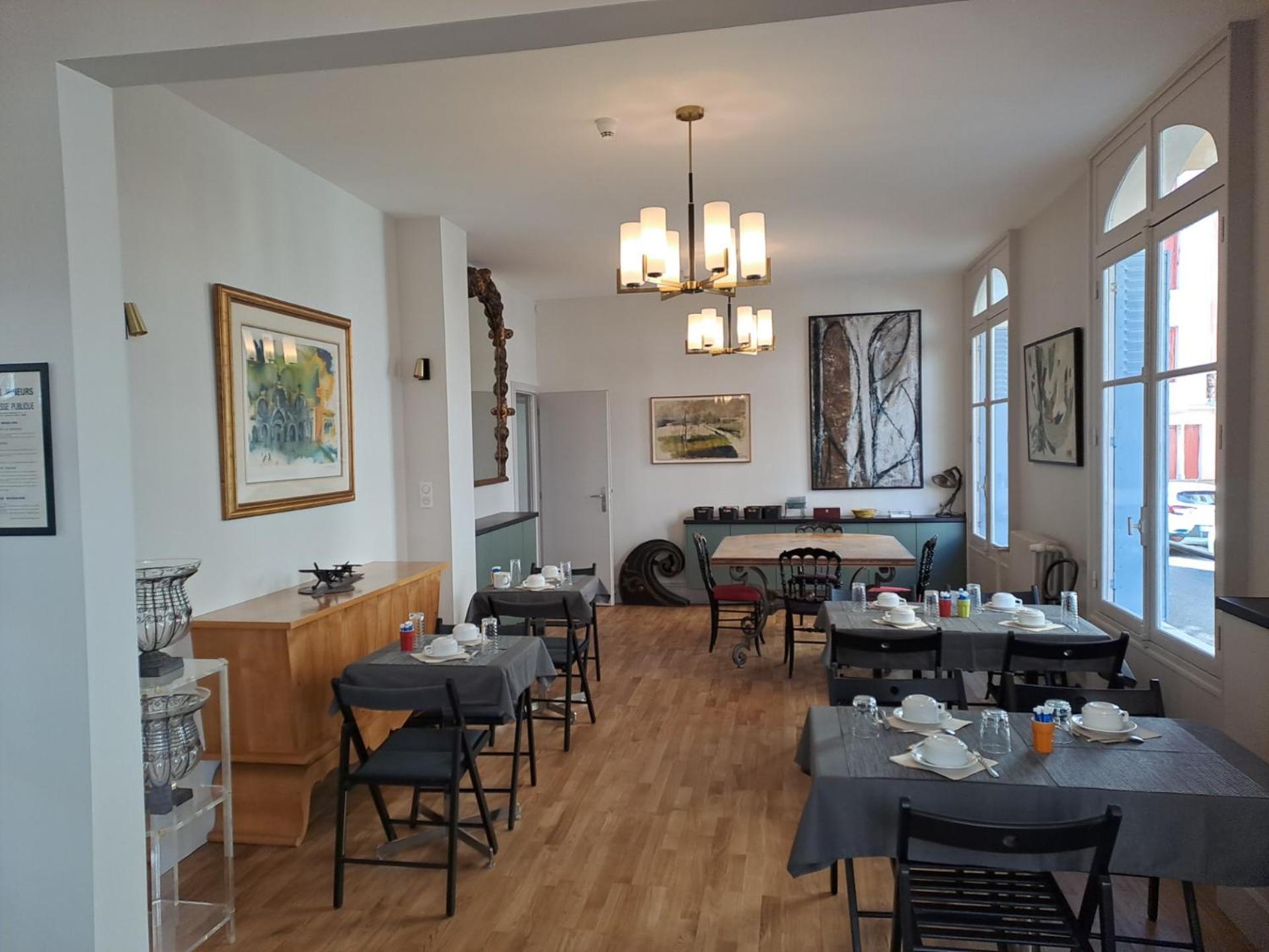 Trianon Hotel Vichy Bagian luar foto